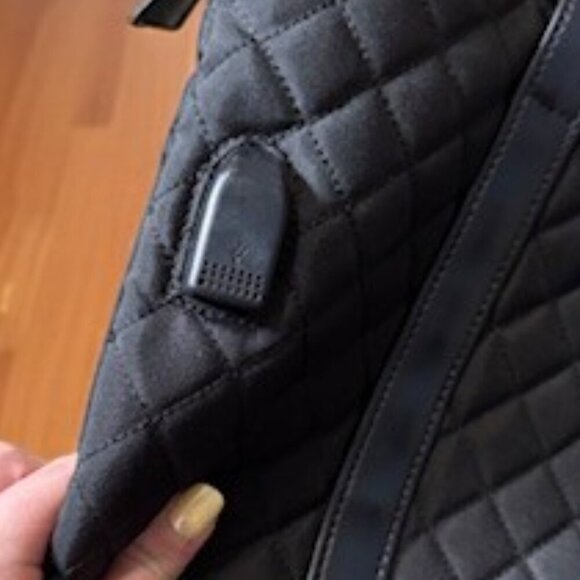 KROSER Quilted Laptop Tote Bag 15.6” | USB Port | Water-Resistant | Black | NWT - Picture 8 of 11
